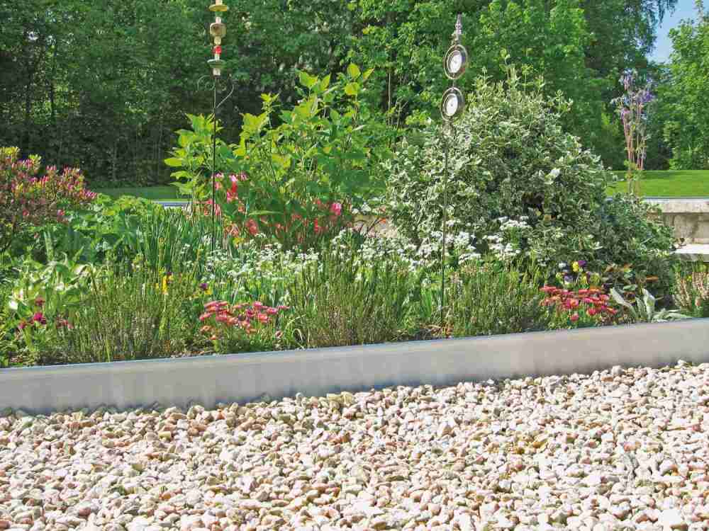 Garten Mit Gartenprofil PRO Rasenkanten aus Metall gelingt die professionelle Gestaltung - News, Bild 1