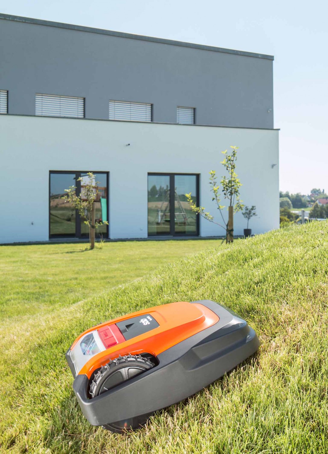AL-KO Jüngstes Mitglied der Robolinho-Familie mäht mit Farbspiel auf dem Rasen , Bild 1 Garten Jüngstes Mitglied der Robolinho-Familie mäht mit Farbspiel auf dem Rasen - News, Bild 1