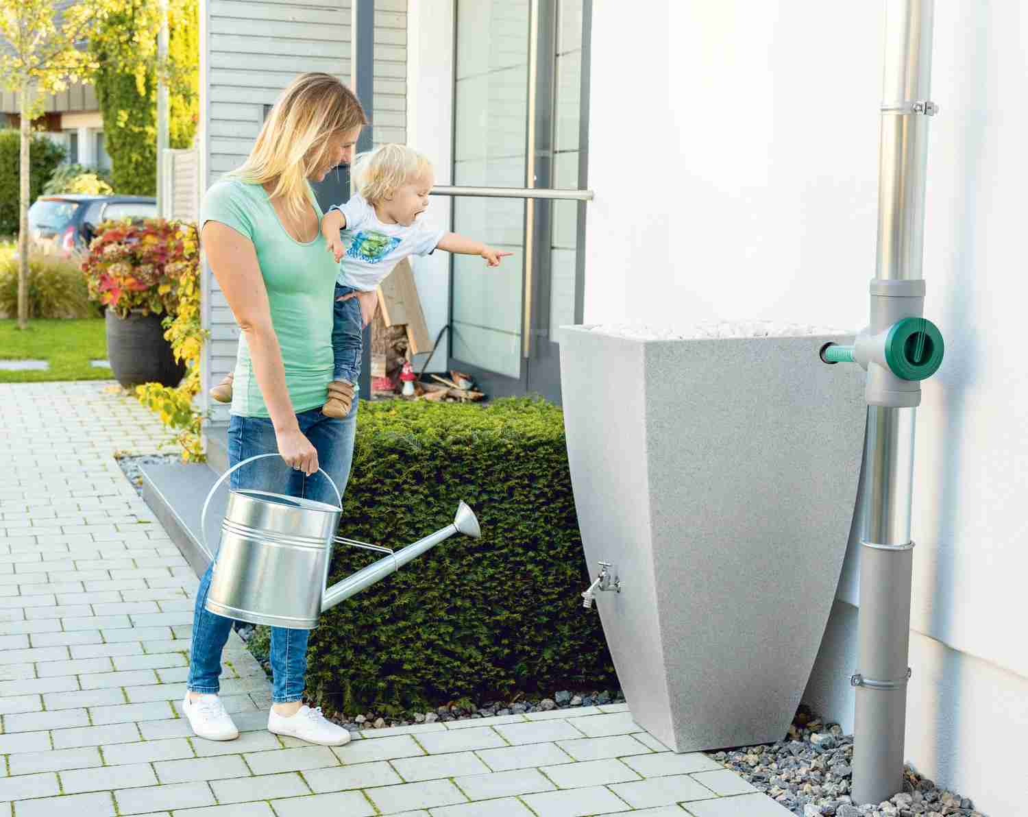 Garten Praktische Bewässerungslösung: Rewatec Wasserspeicher verschönern den Garten - News, Bild 1