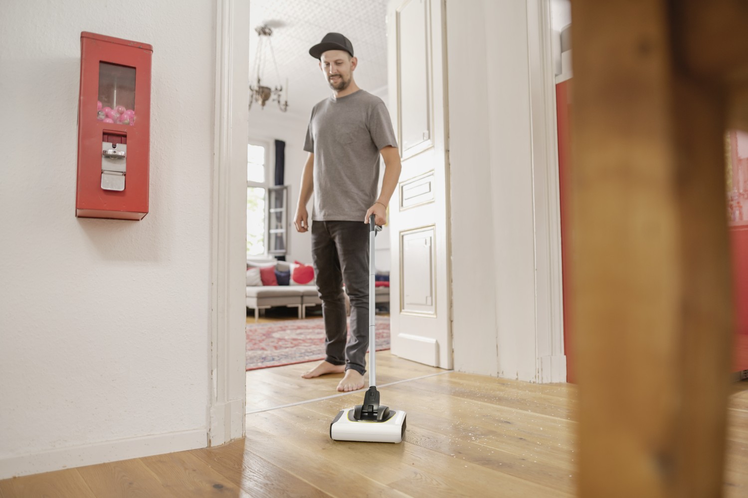 Marke: Kärcher Kärcher KB 5 Advanced: Neuer Akku-Besen für Hartböden und Teppiche, Bild 2 Produktvorstellung Kärcher KB 5 Advanced: Neuer Akku-Besen für Hartböden und Teppiche - News, Bild 2