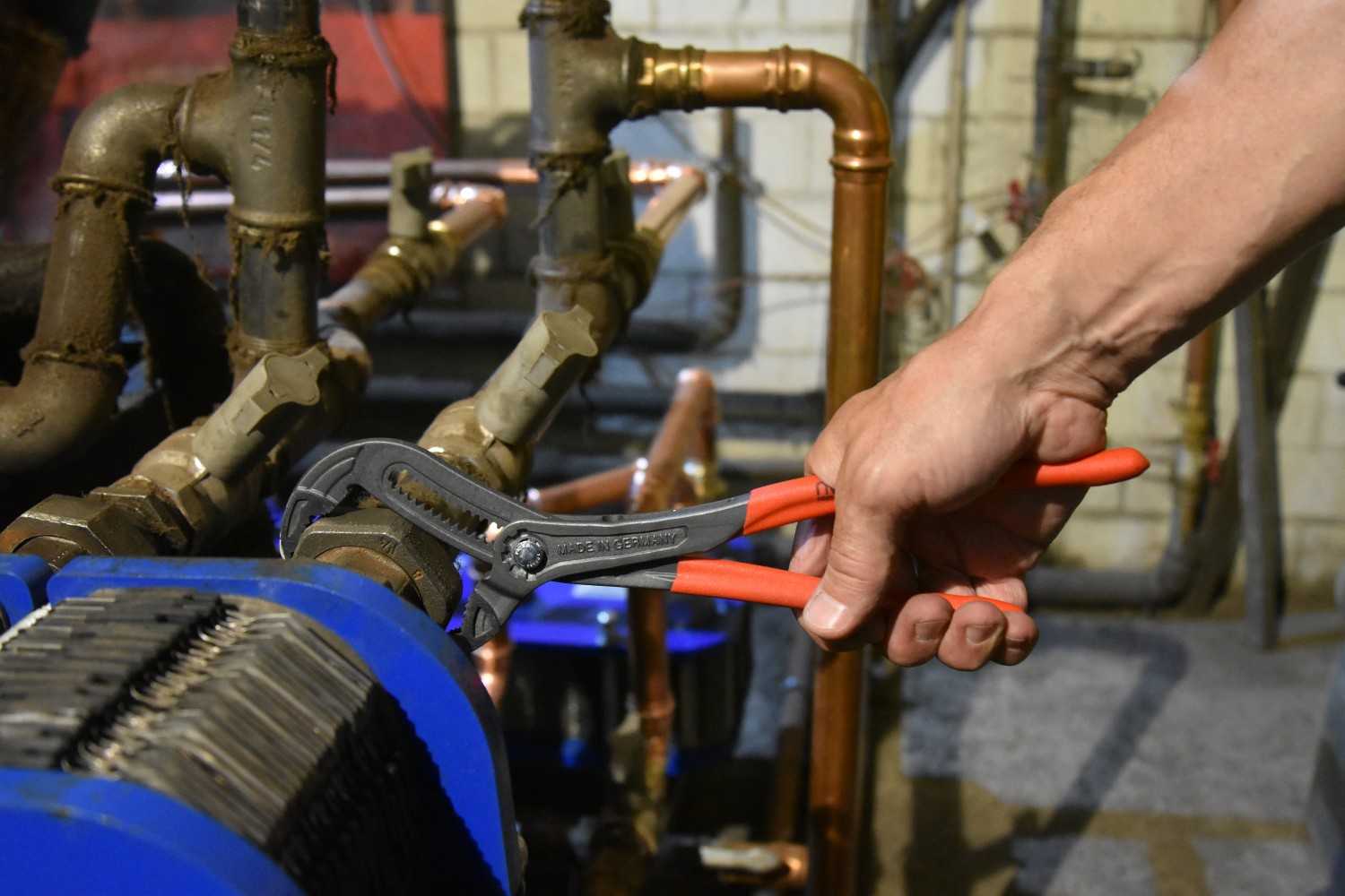 Marke: NWS NWS-Werkzeuge im Einsatz bei speziellem Werkstattmotor , Bild 2 Handwerkzeuge NWS-Werkzeuge im Einsatz bei speziellem Werkstattmotor - News, Bild 2