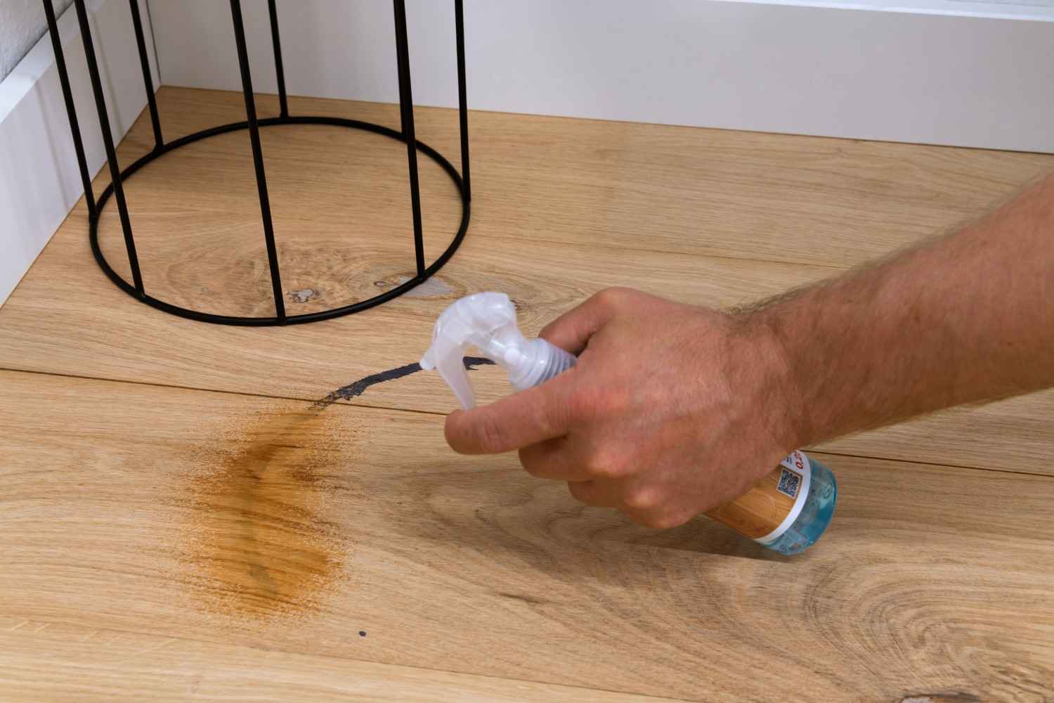 Rund ums Haus Reinigungsmittel gegen Tanninflecken auf Holzoberflächen - News, Bild 1