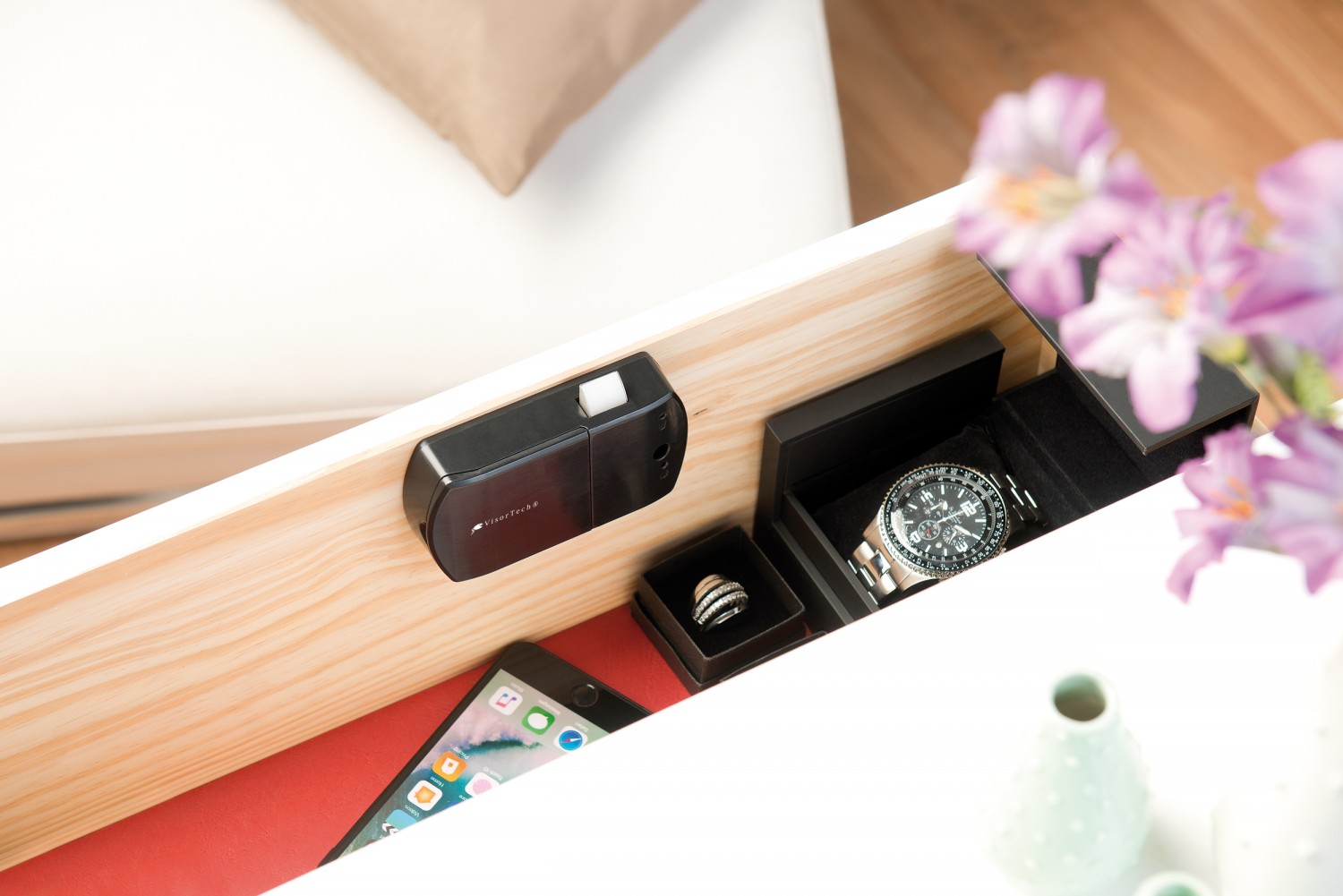 Pearl Automatisches Schubladen- und Schranktüren-Schloss mit Bluetooth und App , Bild 2 Produktvorstellung Automatisches Schubladen- und Schranktüren-Schloss mit Bluetooth und App - News, Bild 2