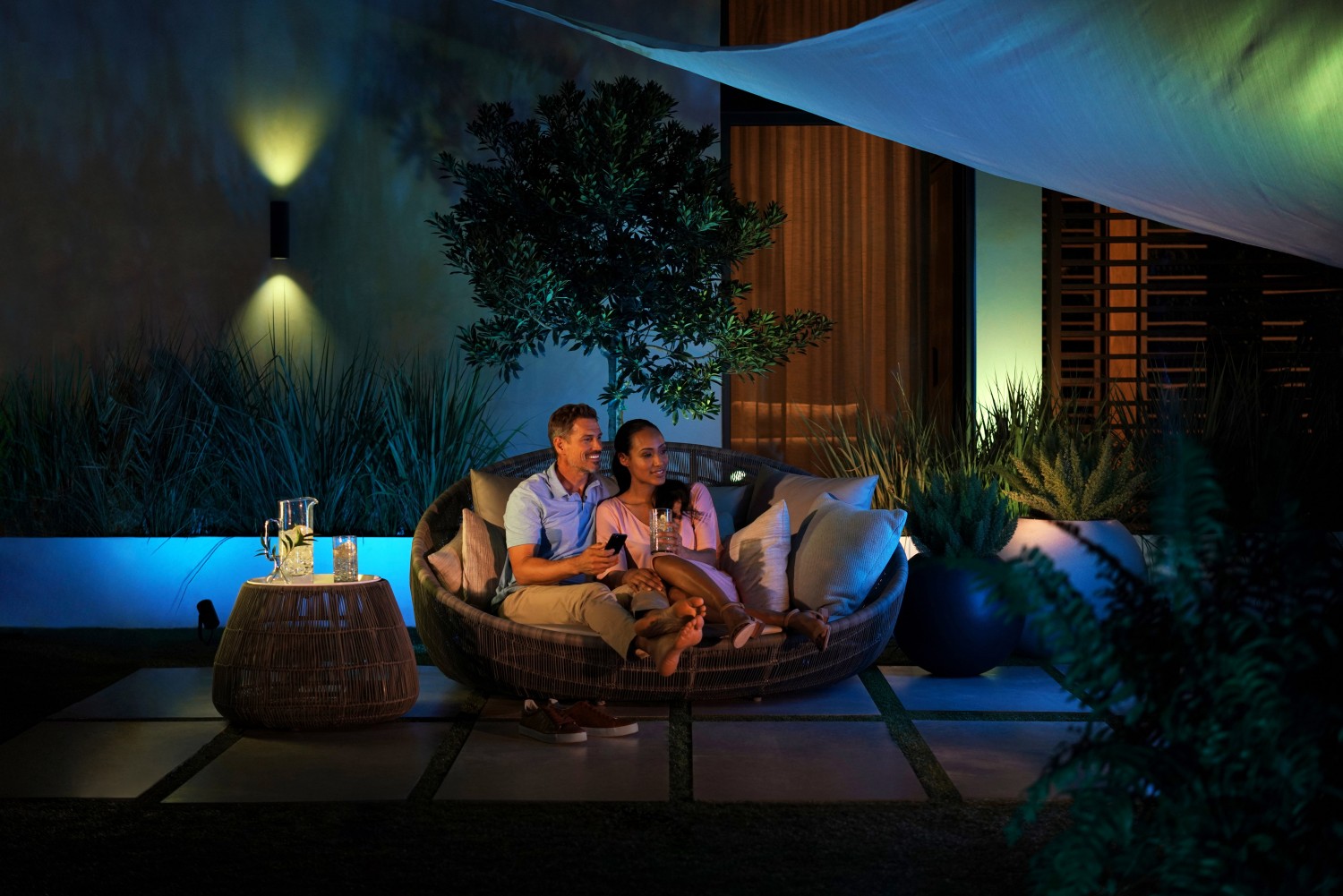 Philips Philips Hue: Neue Outdoor-Reihe sowie Sprachsteuerung für die Play HDMI Sync Box, Bild 1 Produktvorstellung Philips Hue: Neue Outdoor-Reihe sowie Sprachsteuerung für die Play HDMI Sync Box - News, Bild 1