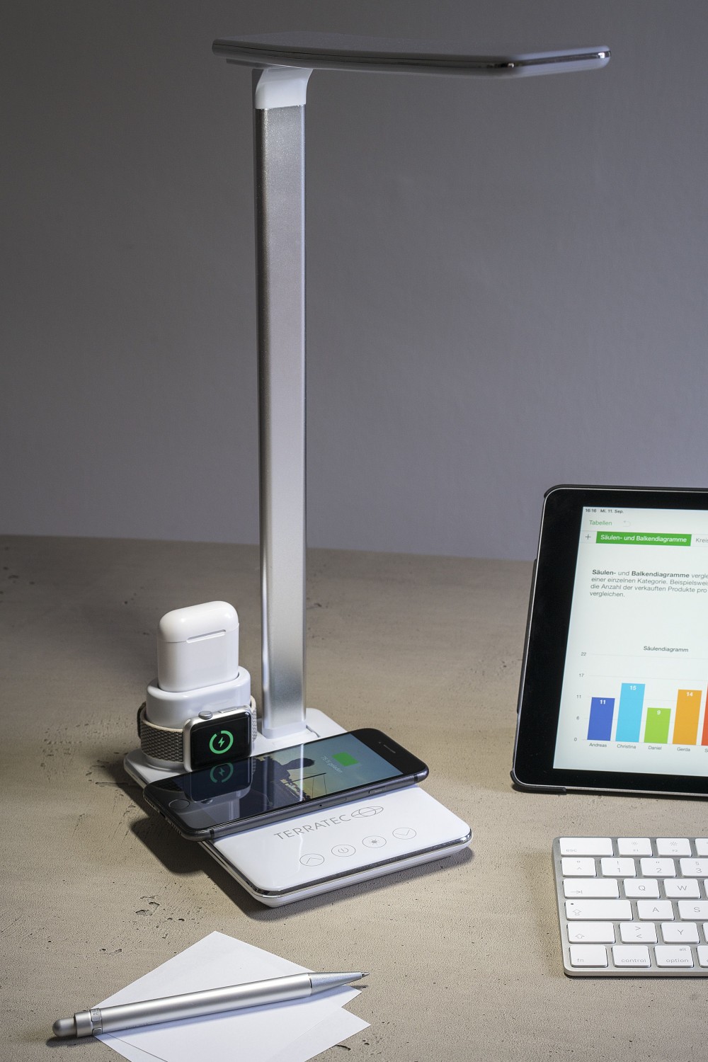 Produktvorstellung Tischlampe von Terratec mit induktivem Ladepad für Smartphone, AirPods und Apple Watch - News, Bild 1