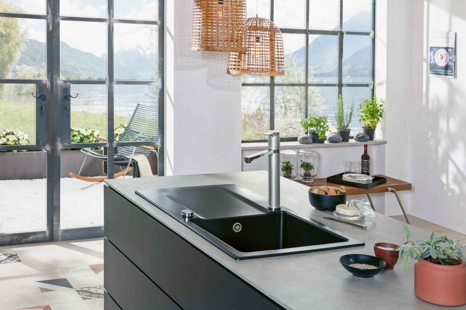 Rund ums Haus Das hochwertige Material der Keramikspülen von Villeroy & Boch bildet das Zentrum der Küche, Bild 1 Rund ums Haus Das hochwertige Material der Keramikspülen von Villeroy & Boch bildet das Zentrum der Küche - News, Bild 1
