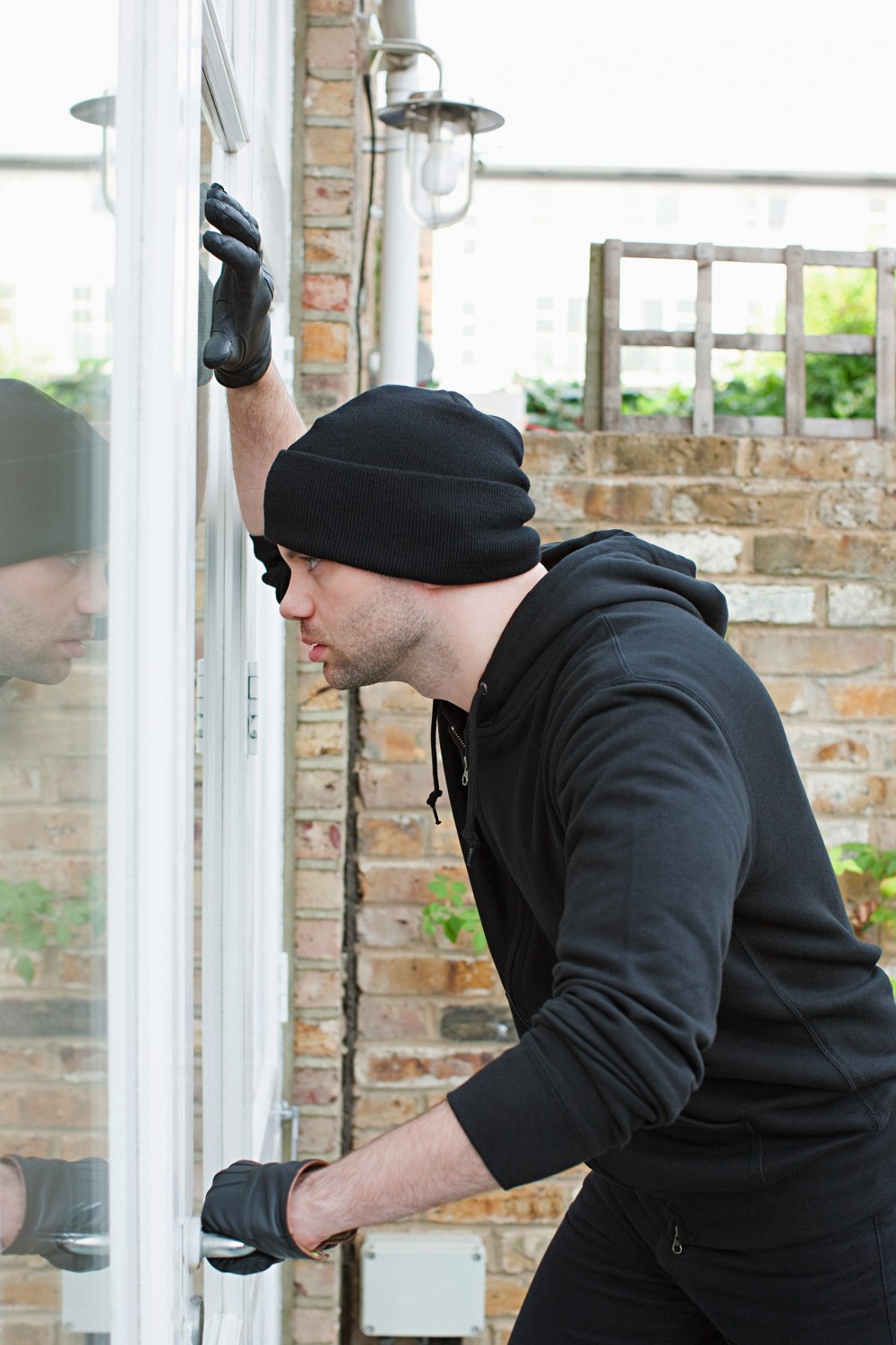 Rund ums Haus Jetzt nachrüsten! - Einbruchhemmende Fensterbeschläge von Winkhaus schützen das Hab und Gut - News, Bild 1