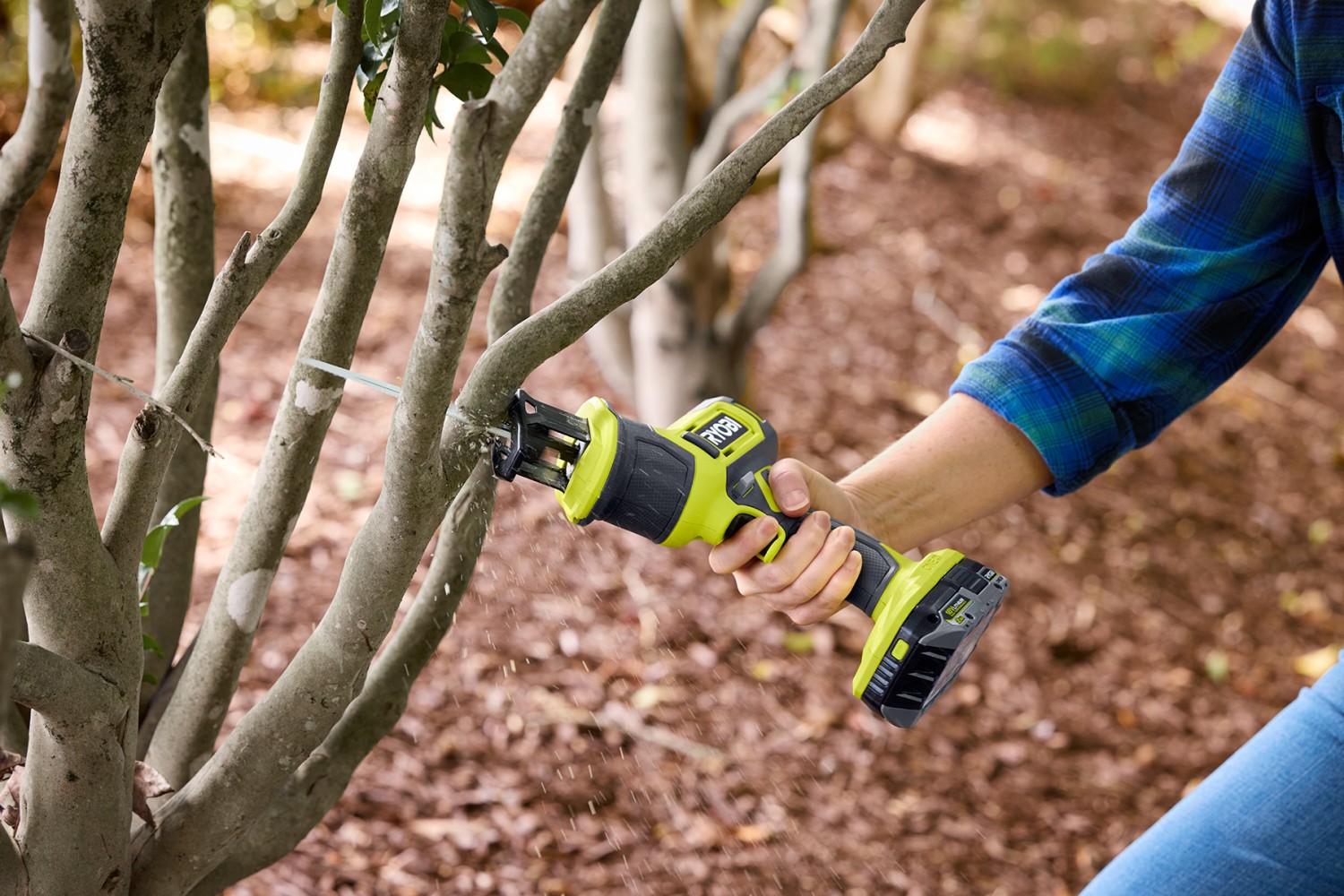 Marke: Ryobi RYOBI R18RSC: Kompakte Akku-Säbelsäge für Werkstatt und Garten, Bild 2 E-Werkzeuge Akku RYOBI R18RSC: Kompakte Akku-Säbelsäge für Werkstatt und Garten - News, Bild 2