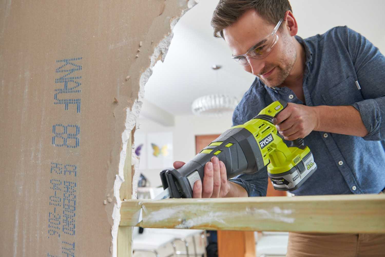 Handwerkzeuge Neue 18 Volt Akku-Säbelsäge von Ryobi für den universellen Einsatz - News, Bild 1