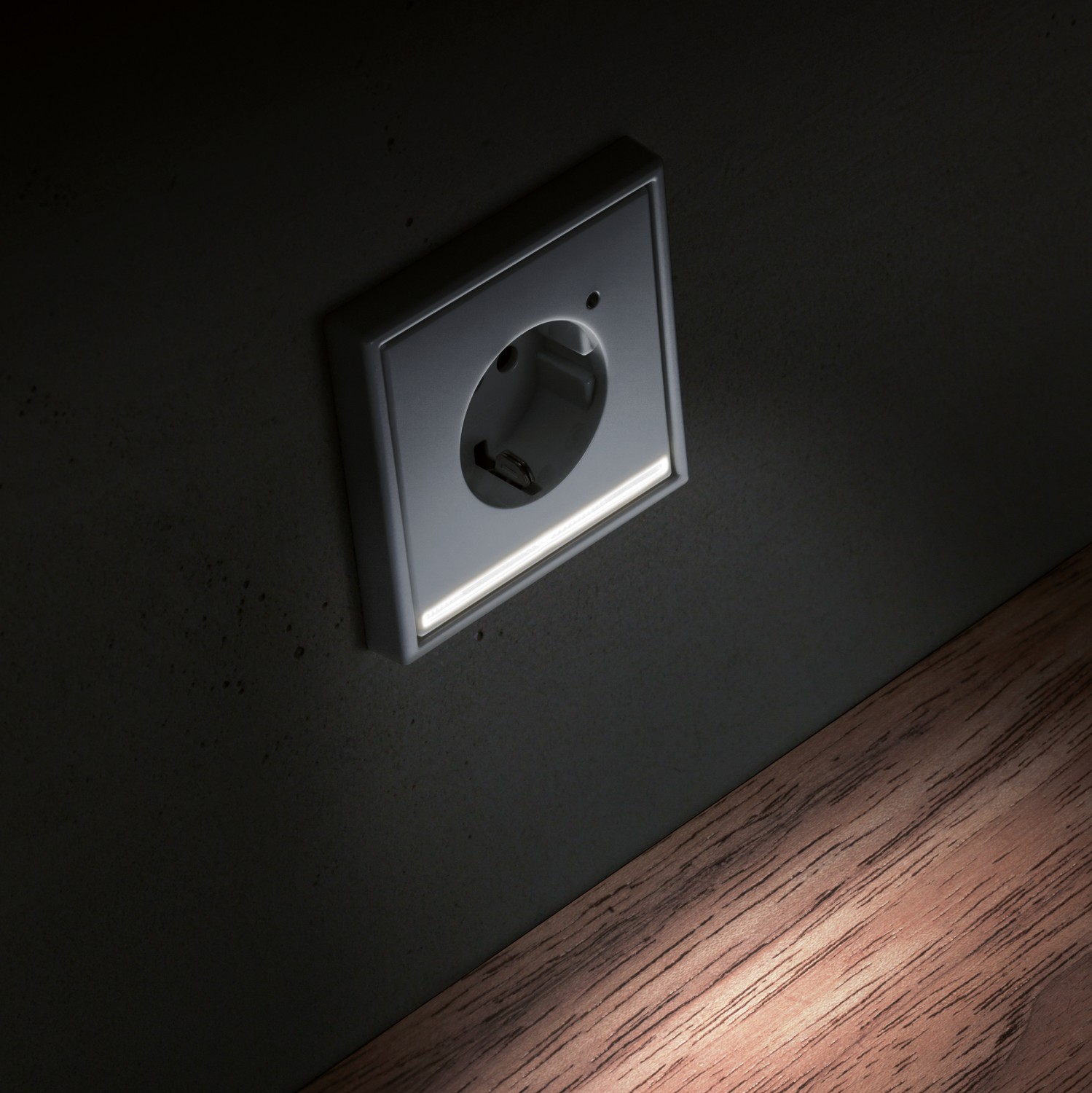Smart Home LED-Steckdose erleichtert Orientierung im Dunkeln - Definierter Lichtkegel nach unten - News, Bild 1