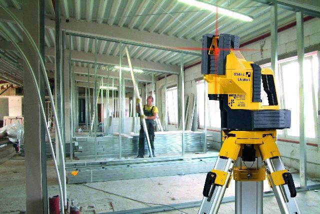 Stabila Schnell und korrekt messen mit dem Multilinien-Laser LA 180 L von STABILA, Bild 1 E-Werkzeuge Akku Schnell und korrekt messen mit dem Multilinien-Laser LA 180 L von STABILA - News, Bild 1