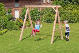 Garten Schöner schaukeln mit NATURA - Spielgeräte aus nachhaltigem Lärchenholz garantieren höchste Qualität - News, Bild 1