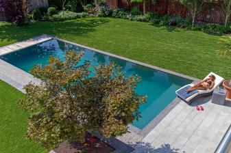 Garten Urlaub im eigenen Garten - Mit Naturpool oder Schwimmteich das Feriengefühl einfach nach Hause holen, Bild 1 Garten Urlaub im eigenen Garten - Mit Naturpool oder Schwimmteich das Feriengefühl einfach nach Hause holen - News, Bild 1