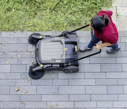 Produktvorstellung Startschuss für neue Produktreihe: Nachfolger für Kärcher-Handkehrmaschine KM 70/20 - News, Bild 1