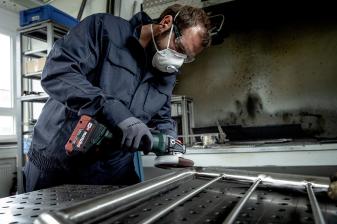 Marke: Metabo Metabo baut Akku-Winkelschleifer-Flotte aus - Akkupack um 90 Grad drehbar, Bild 1 E-Werkzeuge Akku Metabo baut Akku-Winkelschleifer-Flotte aus - Akkupack um 90 Grad drehbar - News, Bild 1