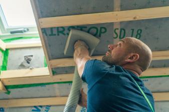 Rund ums Haus Kombination aus PU-Hartschaumplatten und Zellulose-Einblasdämmung zur Dachdämmung - News, Bild 1