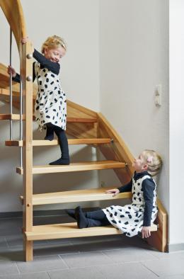 Rund ums Haus Sicher Treppen laufen dank unsichtbarer Treppenfolie, Bild 1 Rund ums Haus Sicher Treppen laufen dank unsichtbarer Treppenfolie - News, Bild 1