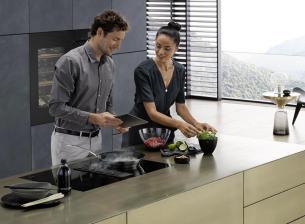 Smart Home Die Küche wird smart: Mitdenkende Dunstabzugshauben und clevere Kaffeemaschinen - News, Bild 1