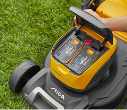 Stiga Akkus mit 20 oder 48 Volt: Stiga-Rasenmäher für flexibles Mähen im Garten, Bild 1 Gartengeräte Akkus mit 20 oder 48 Volt: Stiga-Rasenmäher für flexibles Mähen im Garten - News, Bild 1
