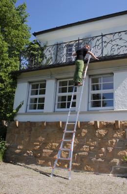 Garten Hoch hinaus in Garten und Haus mit einer variablen Teleskopleiter von WAKÜ - News, Bild 1