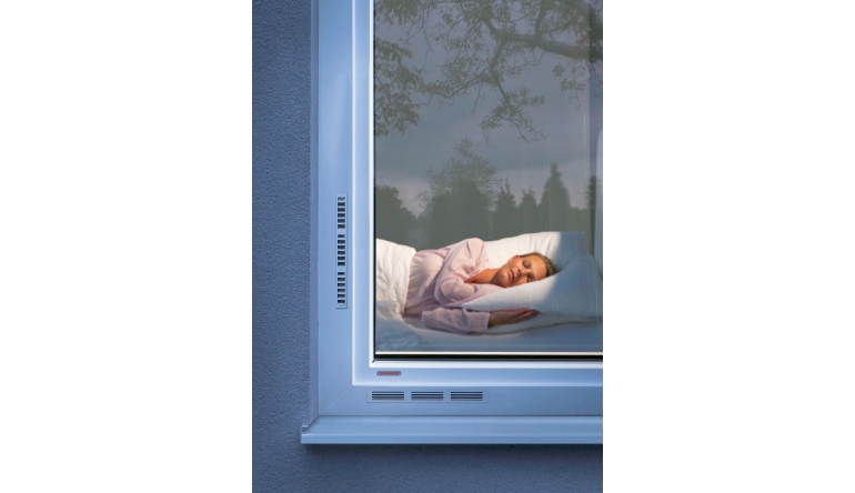Marke: Fenster-Lüftungssystem lässt Allergiker in Frühjahr und Sommer durchatmen, Bild 1 Arbeitsschutz Fenster-Lüftungssystem lässt Allergiker in Frühjahr und Sommer durchatmen - News, Bild 1