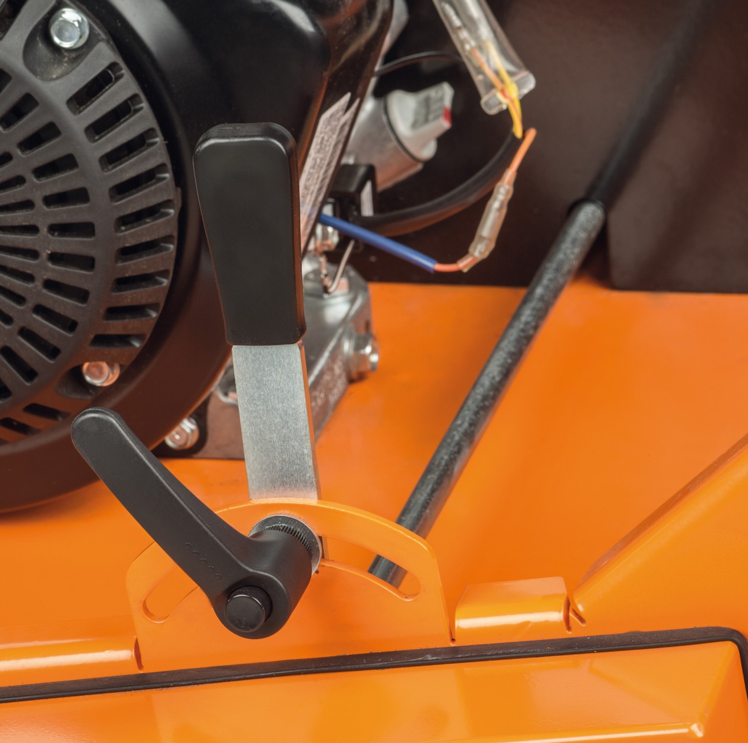 Serientest: Eliet E450, Eliet E600 Compactor, Bild 3 Vertikutierer-Benzin Eliet E450, Eliet E600 Compactor im Test , Bild 3