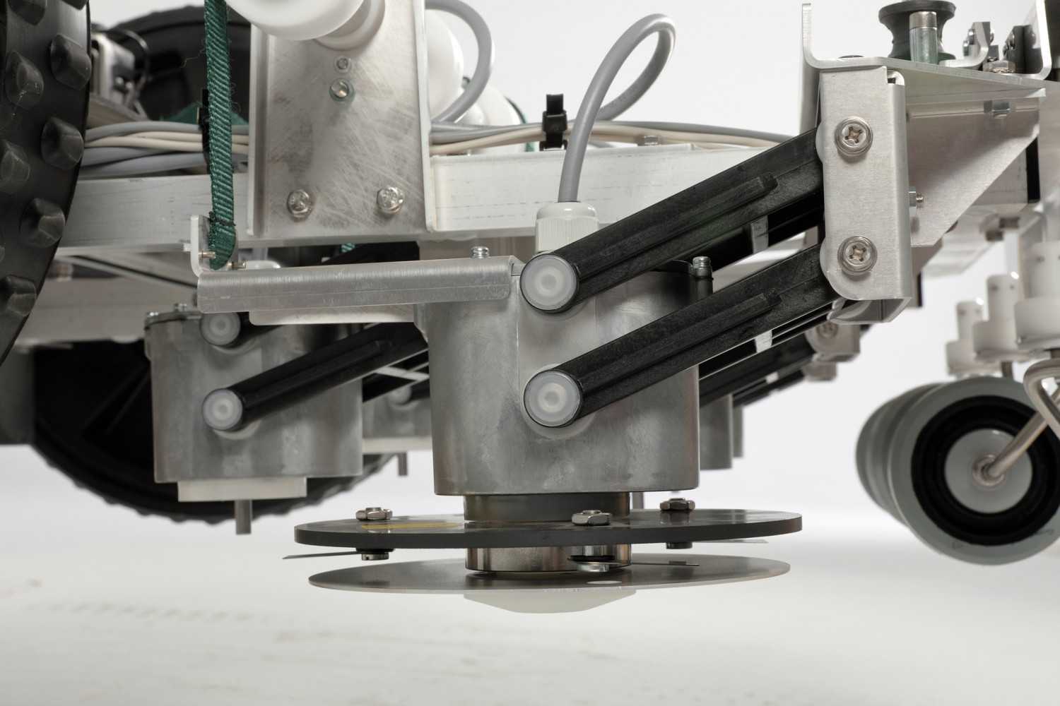 Serientest: Echo TM 1000, Echo TM 2000, Bild 6 Roboter-Rasenmäher Echo TM 1000, Echo TM 2000 im Test , Bild 6