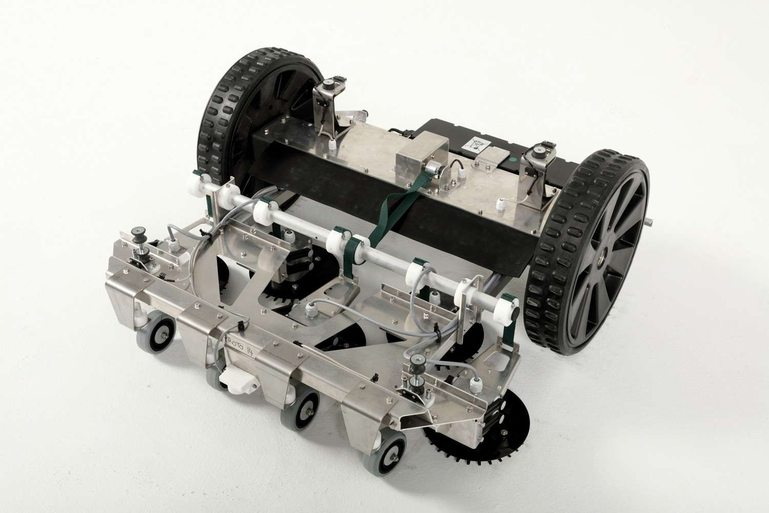 Serientest: Echo TM 1000, Echo TM 2000, Bild 7 Roboter-Rasenmäher Echo TM 1000, Echo TM 2000 im Test , Bild 7
