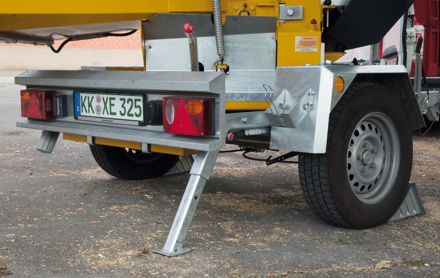 Mittelklasse-Häcksler für Stämme bis 20 Zentimeter: Schliesing Motorhäcksler 325 EX, Bild 10 Gewerbliche Werkzeuge Schliesing Motorhäcksler 325 EX im Test, Bild 10