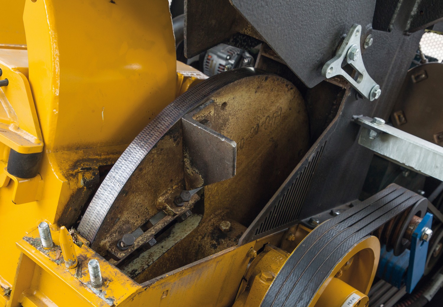 Mittelklasse-Häcksler für Stämme bis 20 Zentimeter: Schliesing Motorhäcksler 325 EX, Bild 15 Gewerbliche Werkzeuge Schliesing Motorhäcksler 325 EX im Test, Bild 15