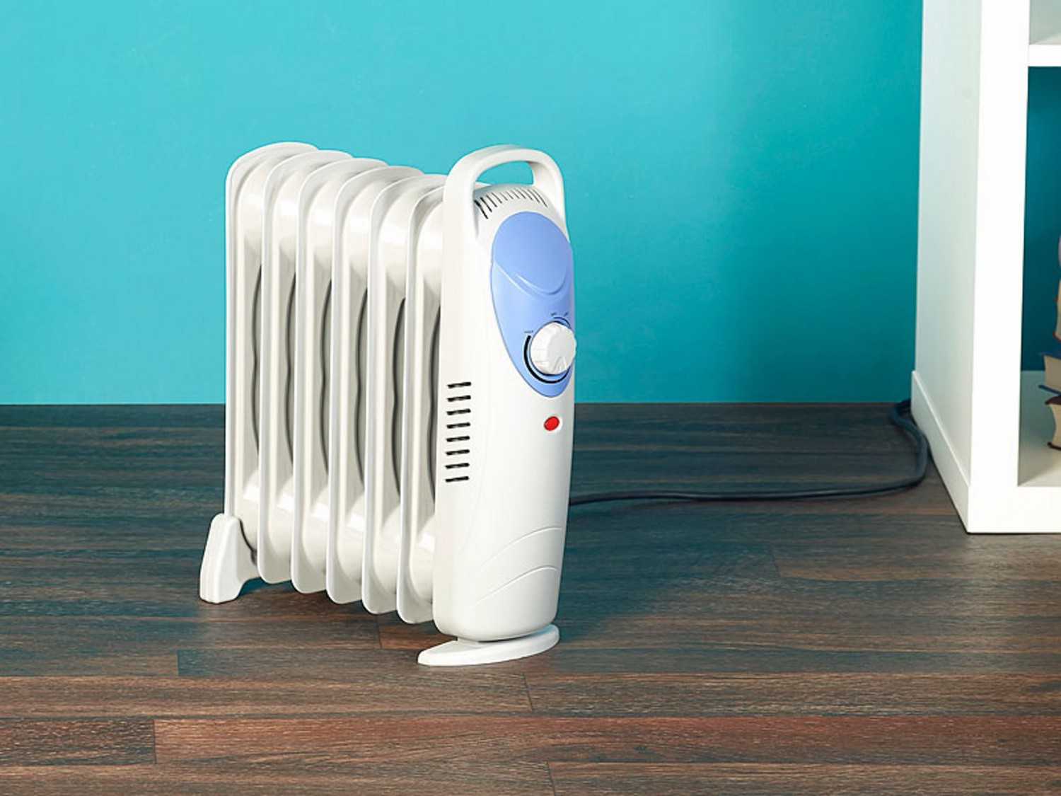 Schnell warm!: AGT 800 W Öl-Radiator mit 7 Rippen, Bild 1 Heizungen AGT 800 W Öl-Radiator mit 7 Rippen im Test, Bild 1