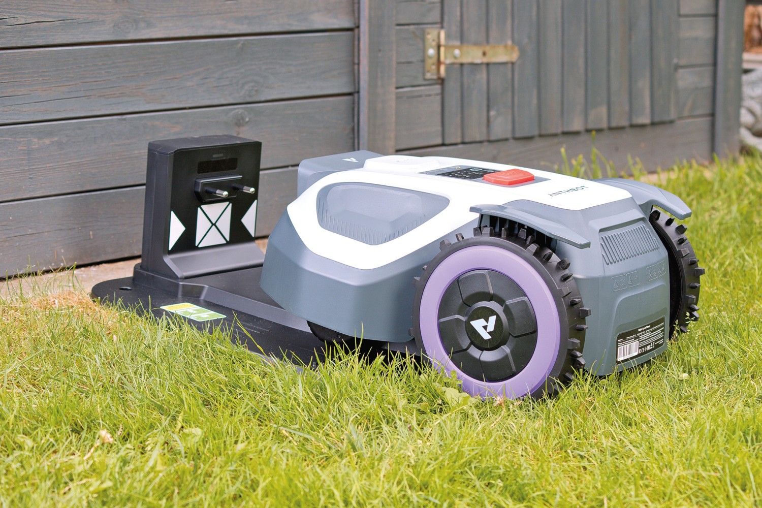 Rasenmähroboter M5 von Anthbot: Anthbot M5, Bild 5 Roboter-Rasenmäher Anthbot M5 im Test, Bild 5