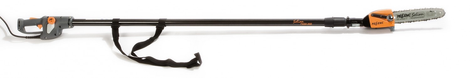 Hoch im Baum: Pellenc Hochentaster Selion T220-300, Bild 2 Astsägen Pellenc Hochentaster Selion T220-300 im Test, Bild 2