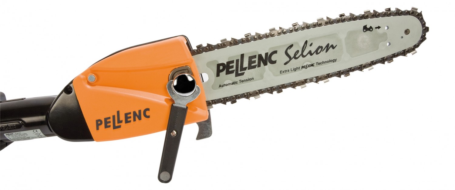 Hoch im Baum: Pellenc Hochentaster Selion T220-300, Bild 4 Astsägen Pellenc Hochentaster Selion T220-300 im Test, Bild 4
