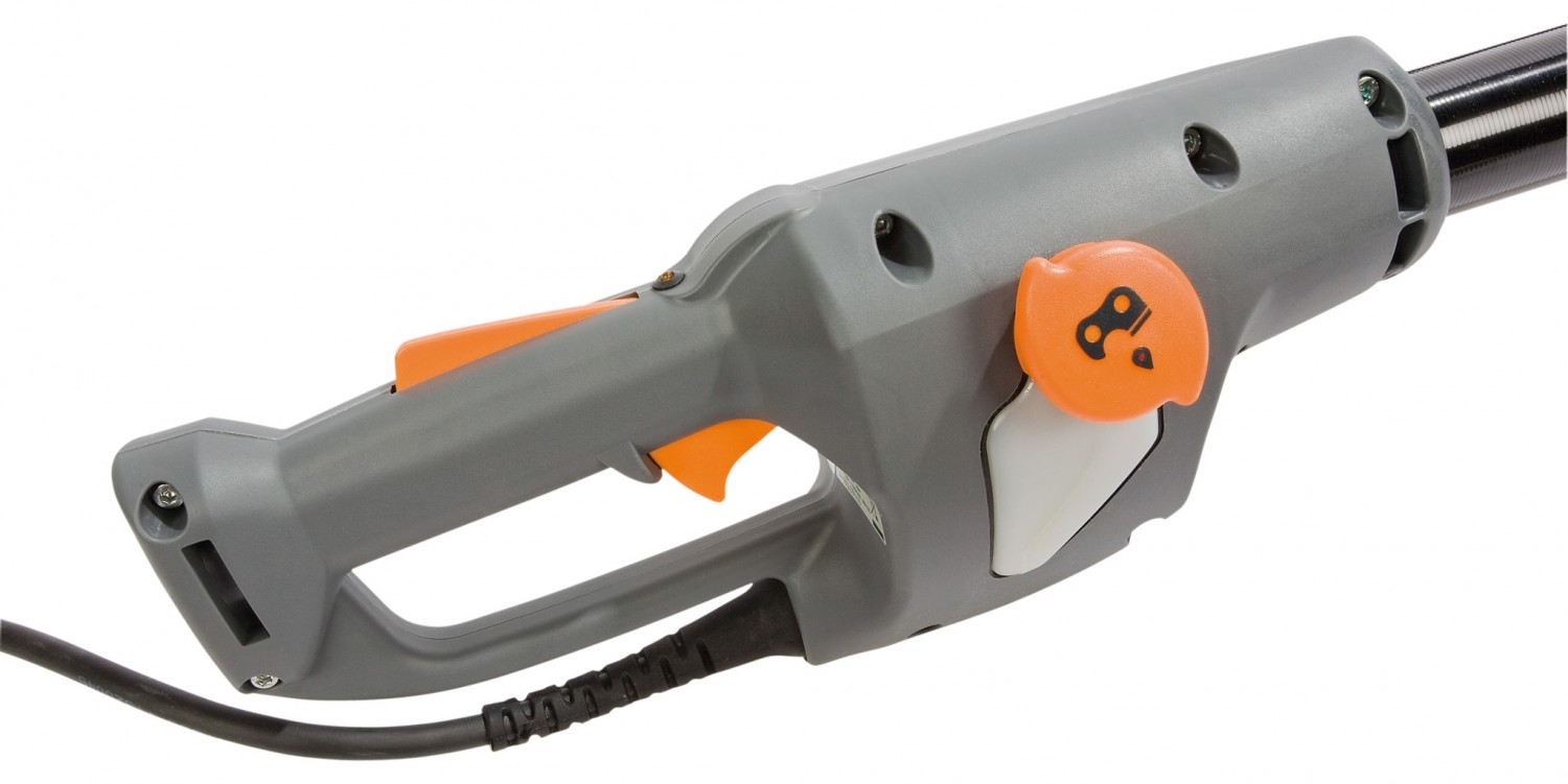 Hoch im Baum: Pellenc Hochentaster Selion T220-300, Bild 5 Astsägen Pellenc Hochentaster Selion T220-300 im Test, Bild 5