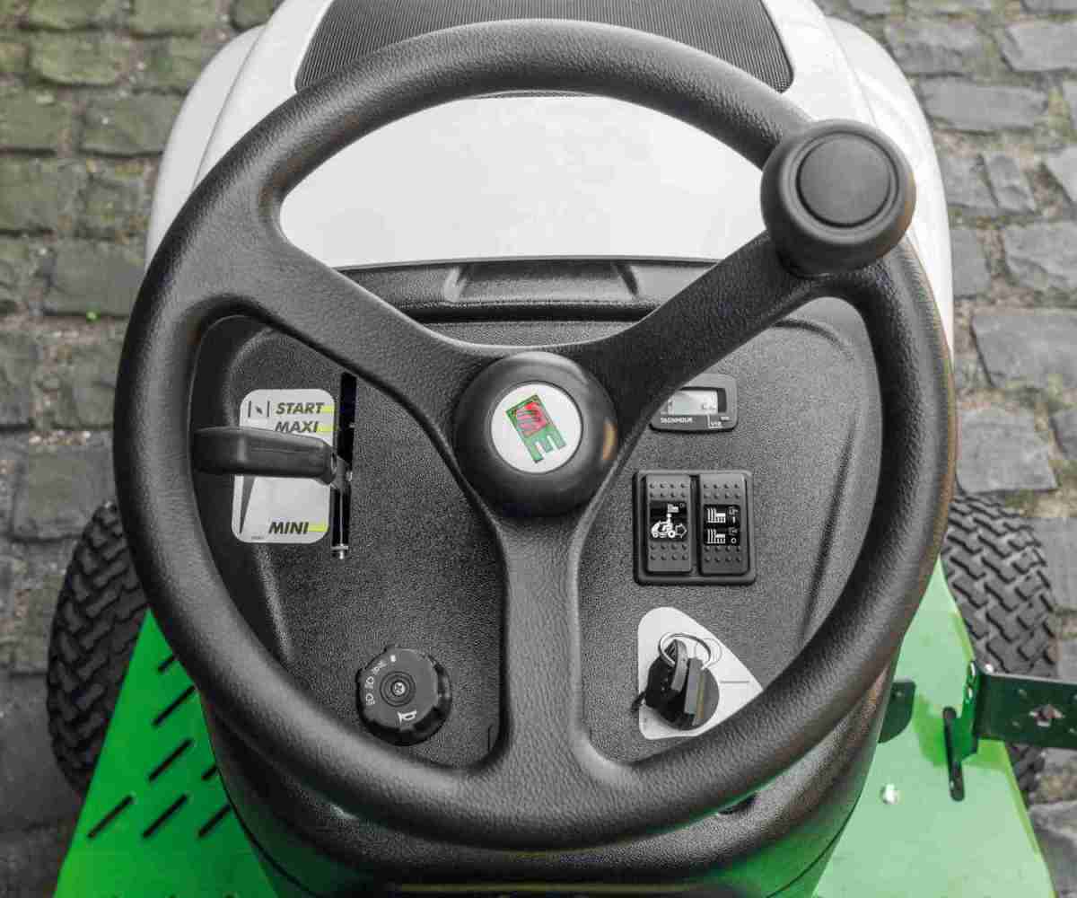 Mähen mit Spaß!: Etesia MKEHH, Bild 3 Aufsitzmäher Etesia MKEHH im Test, Bild 3