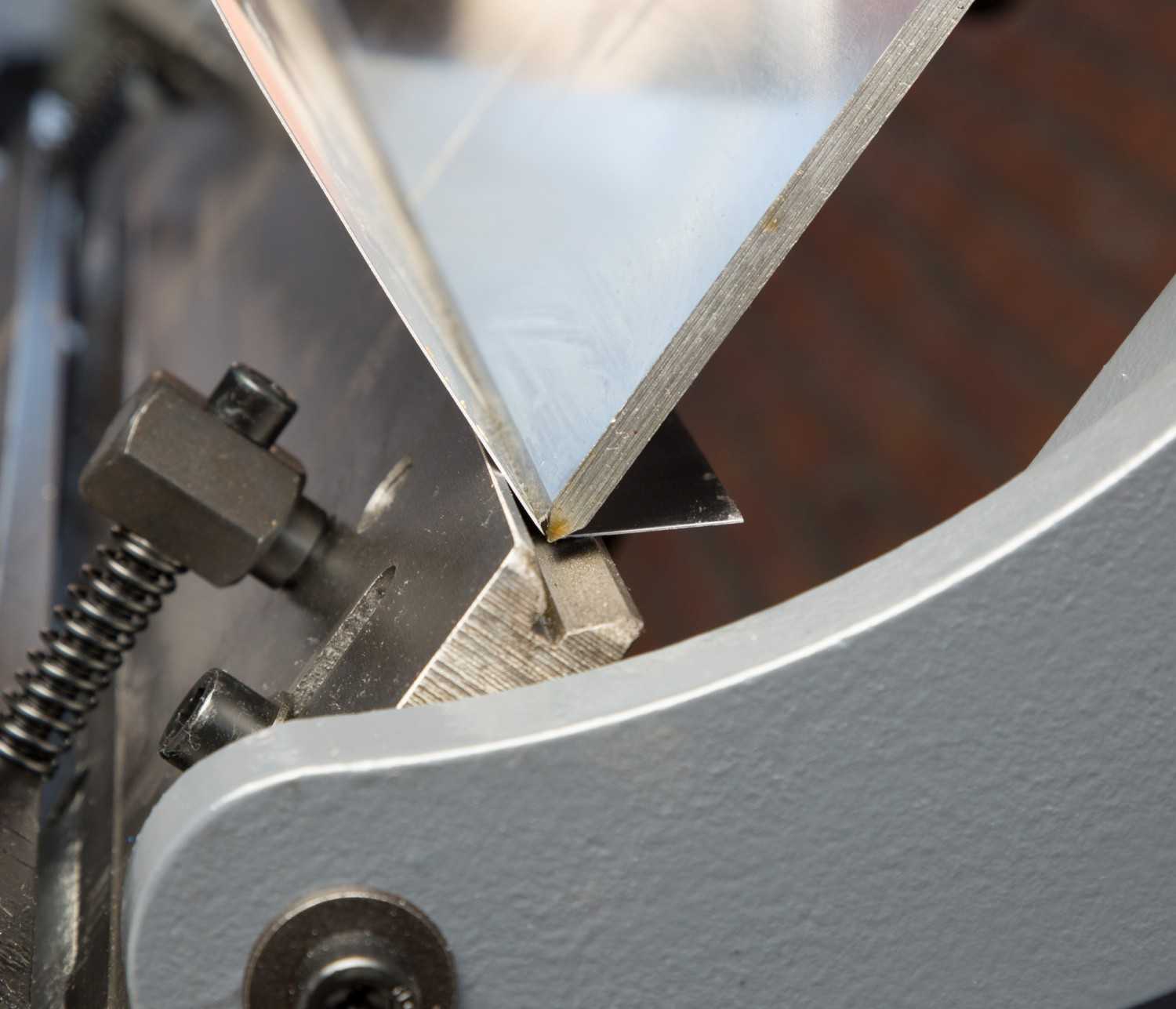 Gewerbliche Werkzeuge Boka Tools Blechbearbeitungsmaschine  3-IN-1/30 im Test, Bild 3