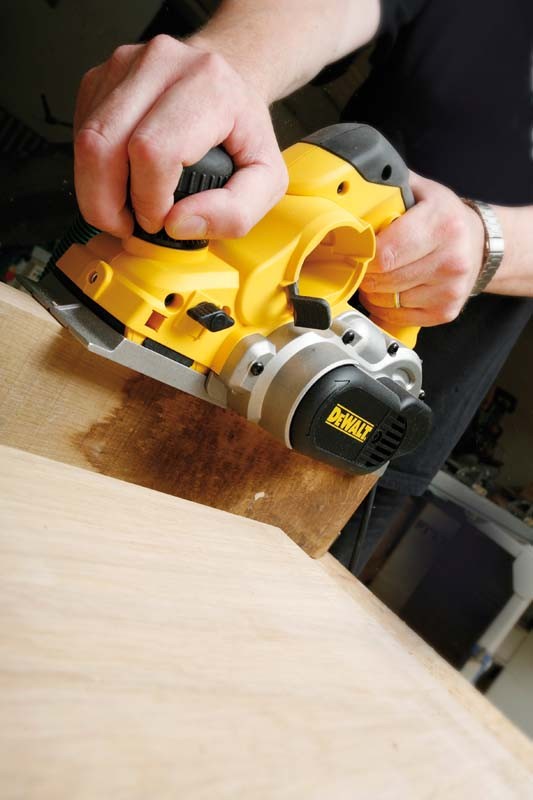 Hobel DeWalt Elektrohobel D26500 im Test, Bild 1