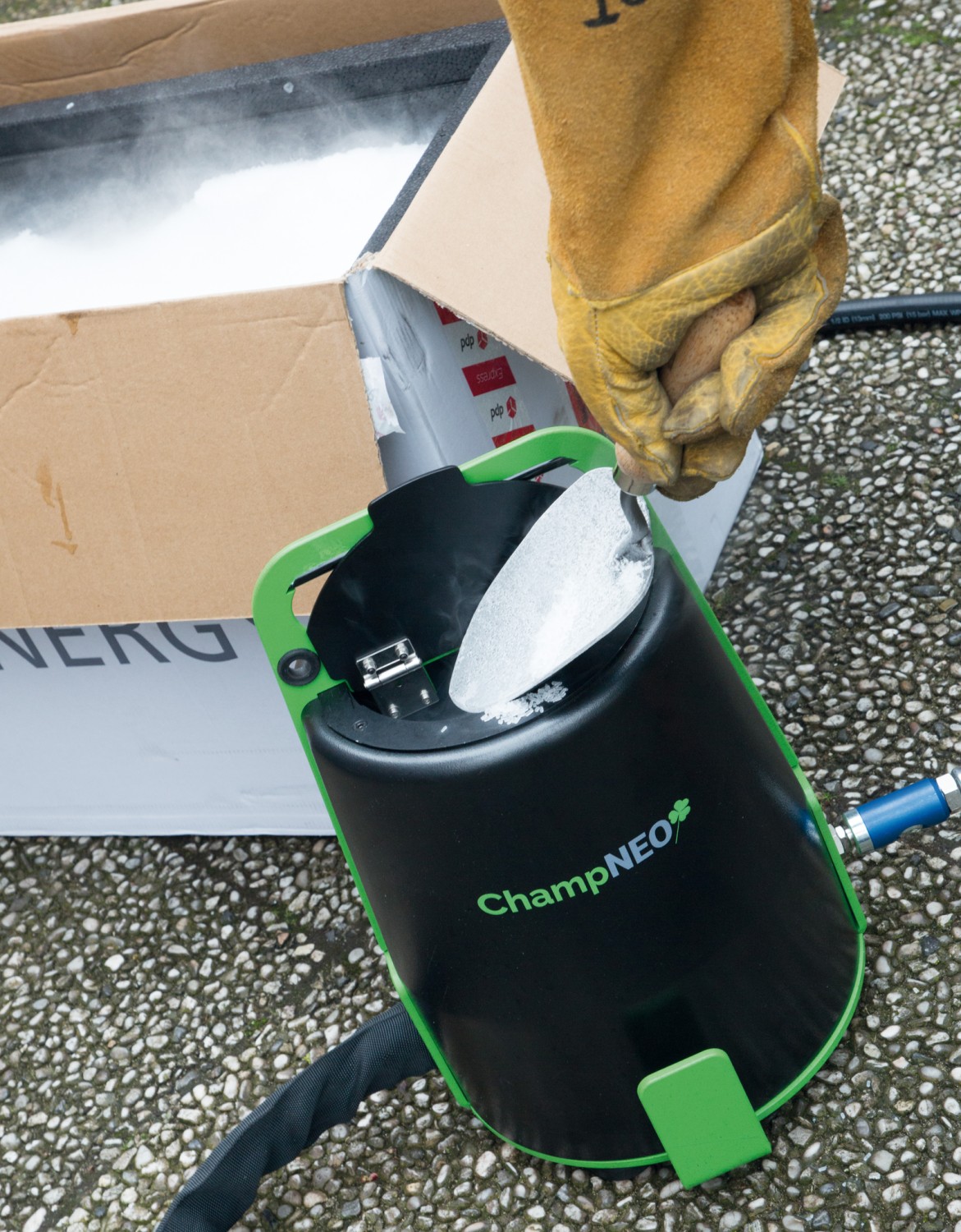 Gewerbliche Werkzeuge Dry Ice Energy Trockeneis-Strahlger&auml;t Champ Neo im Test, Bild 3