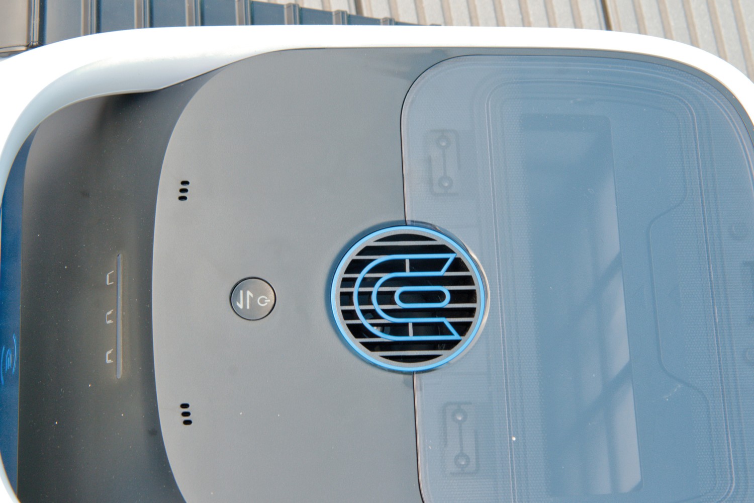 Smarte Poolreinigung zum fairen Preis: Ecovacs Ultramarine P1 Akku-Poolroboter, Bild 8 Pool Roboter Ecovacs Ultramarine P1 Akku-Poolroboter im Test, Bild 8