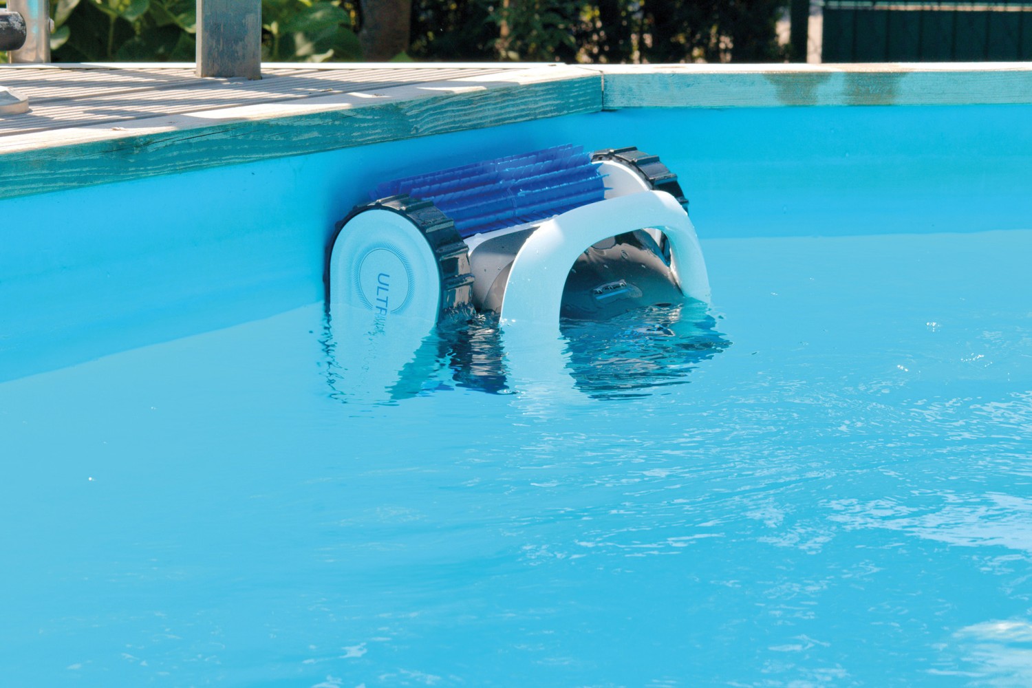 Smarte Poolreinigung zum fairen Preis: Ecovacs Ultramarine P1 Akku-Poolroboter, Bild 11 Pool Roboter Ecovacs Ultramarine P1 Akku-Poolroboter im Test, Bild 11