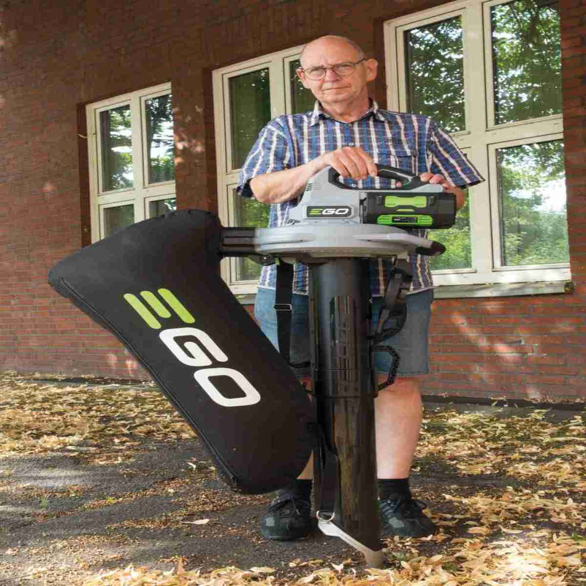 Herbstlaub effizient beseitigt: EGO LV5000E, Bild 2 Laubbläser / Laubsauger EGO LV5000E im Test, Bild 2