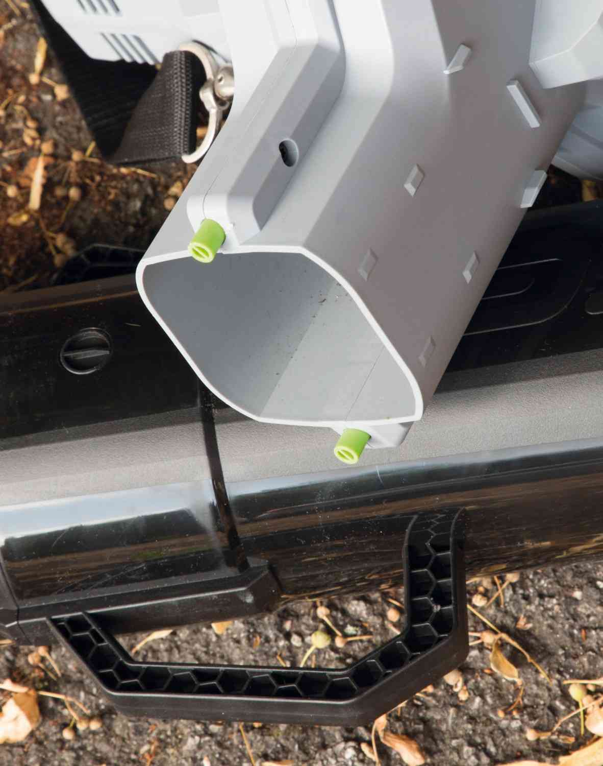 Herbstlaub effizient beseitigt: EGO LV5000E, Bild 4 Laubbläser / Laubsauger EGO LV5000E im Test, Bild 4