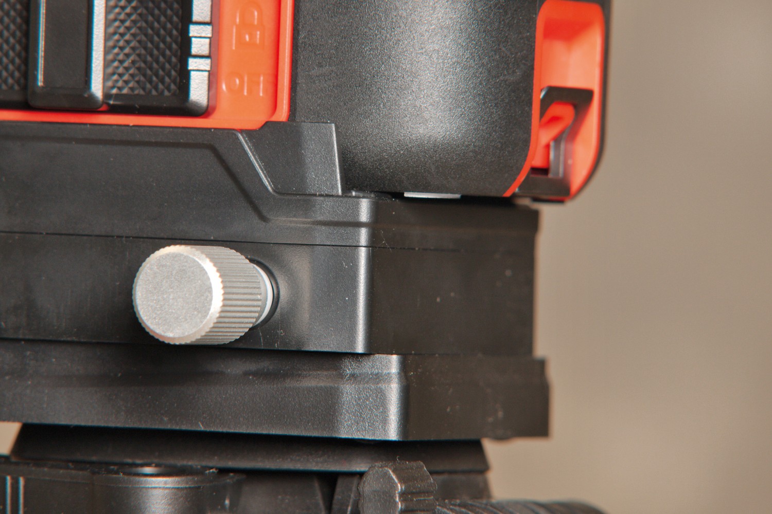 Gerade Linie, klare Sache: Futech Kreuzlinienlaser 3D Brave Grün Set, Bild 5 Multi Messgeräte Futech Kreuzlinienlaser 3D Brave Grün Set im Test, Bild 5