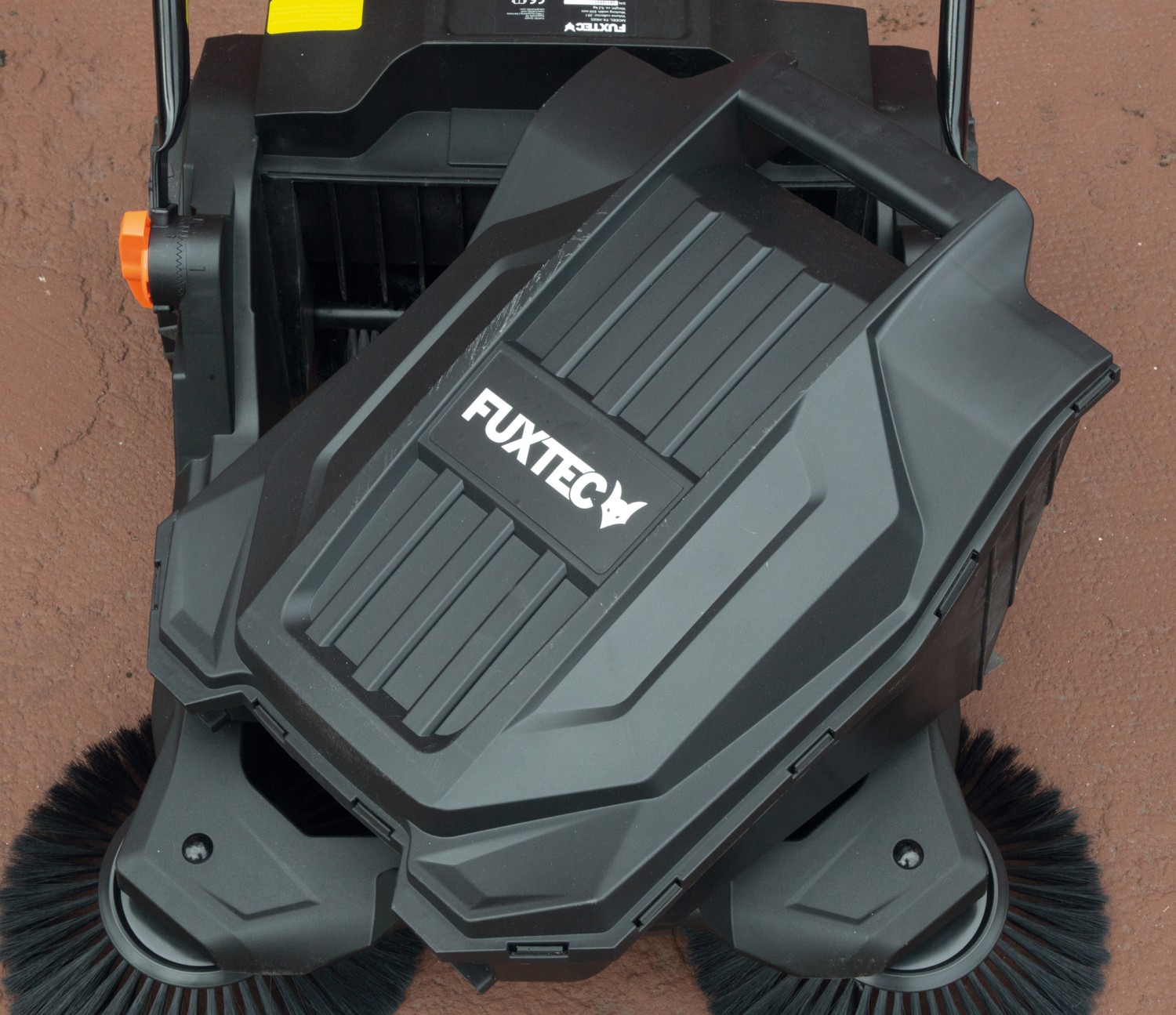 Kehrmaschinen FUXTEC FX-HK65 im Test, Bild 3