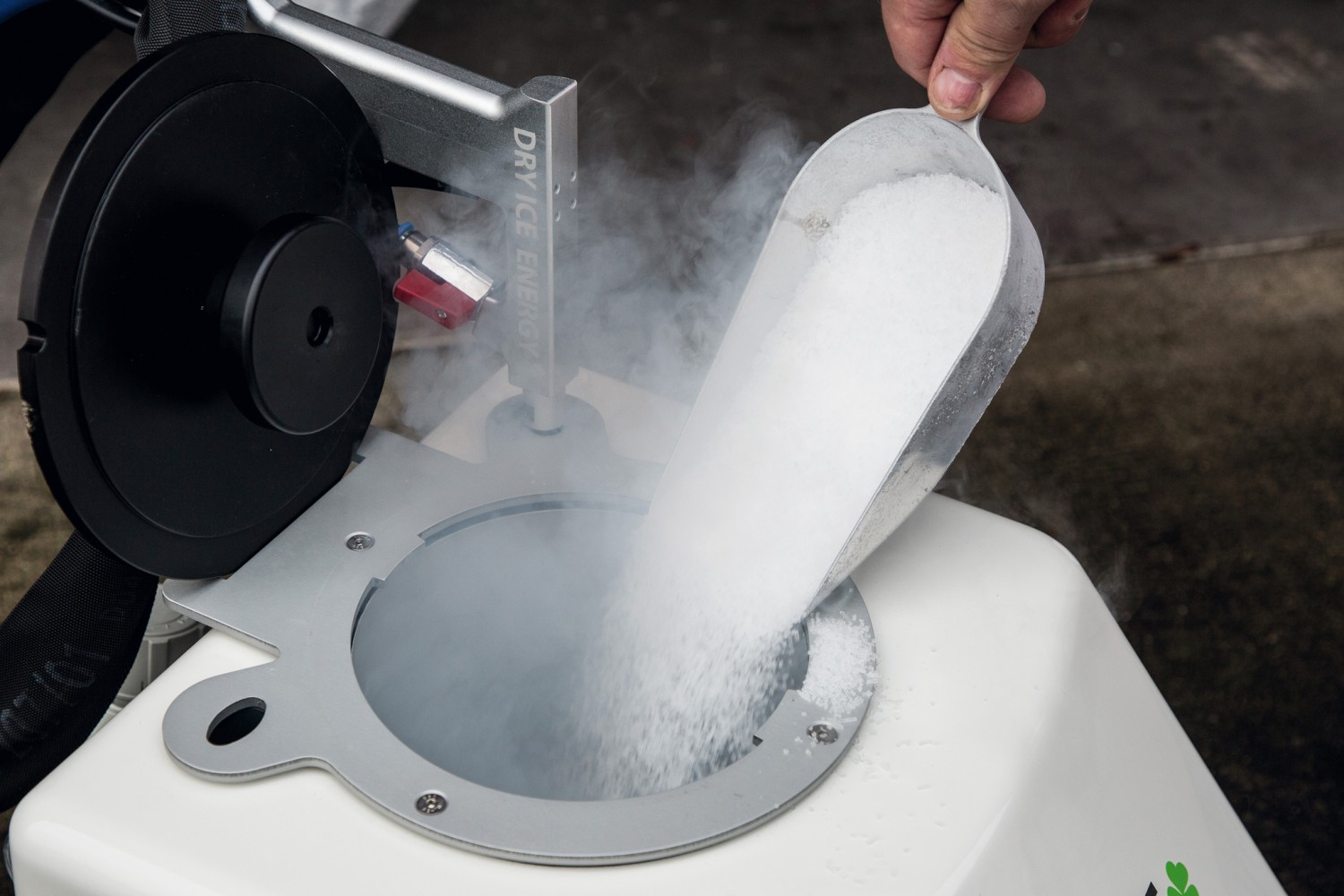Trockeneisstrahlgerät Champ Turbo von Dry Ice Energy: Dry Ice Energy Champ Turbo, Bild 2 Gewerbliche Werkzeuge Dry Ice Energy Champ Turbo im Test, Bild 2