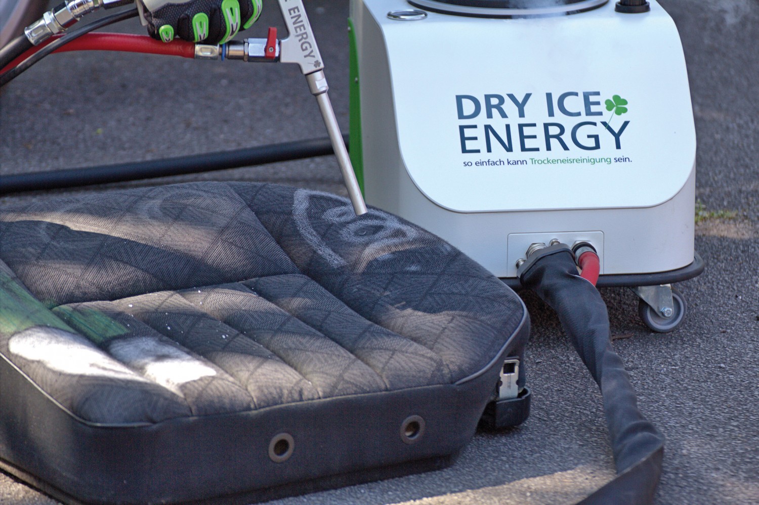 Reinigen mit Trockeneis-Power: Dry Ice Energy Champ Vario, Bild 14 Gewerbliche Werkzeuge Dry Ice Energy Champ Vario im Test, Bild 14