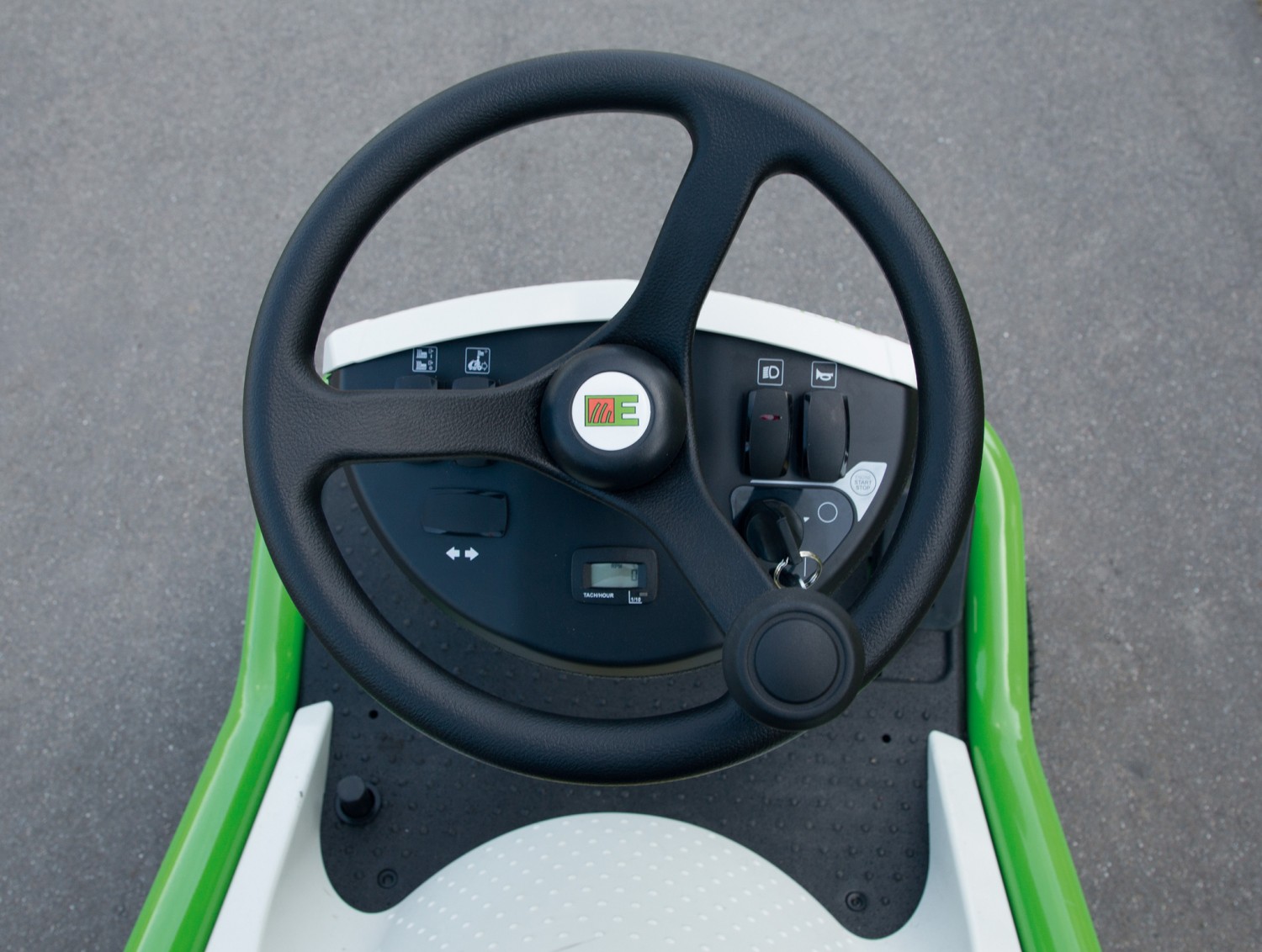 Aufsitzmäher Hydro 80 MKHP 5 von Etesia: Etesia Hydro 80 / MKHP5, Bild 5 Gewerbliche Werkzeuge Etesia Hydro 80 / MKHP5 im Test, Bild 5