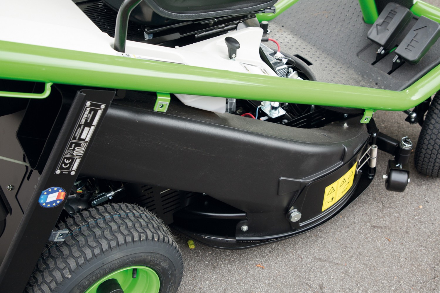 Aufsitzmäher Hydro 80 MKHP 5 von Etesia: Etesia Hydro 80 / MKHP5, Bild 9 Gewerbliche Werkzeuge Etesia Hydro 80 / MKHP5 im Test, Bild 9
