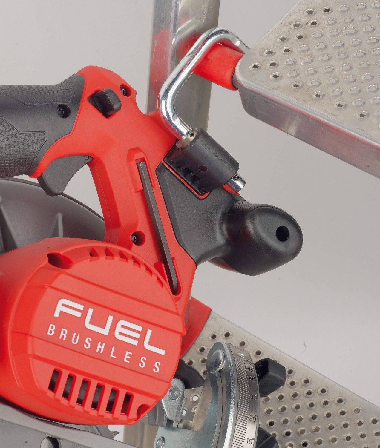 Akku-Handkreissäge mit Power: Milwaukee M18CCS55, Bild 2 Gewerbliche Werkzeuge Milwaukee M18CCS55 im Test, Bild 2
